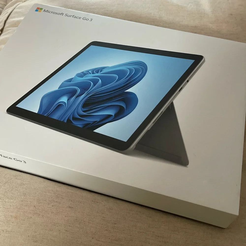 Microsoft Surface pro 3 w/ Microsoft Signature Type Cover